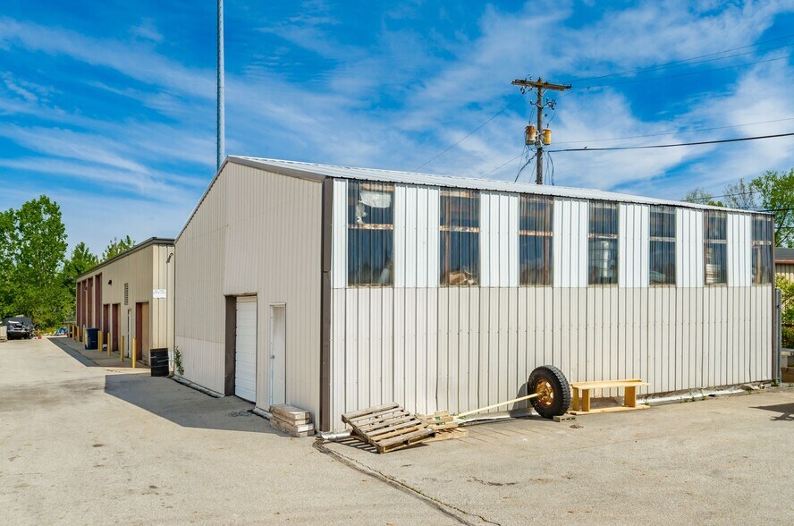 More Photos Of 2860 Fisher Rd, Columbus Unknown For Lease