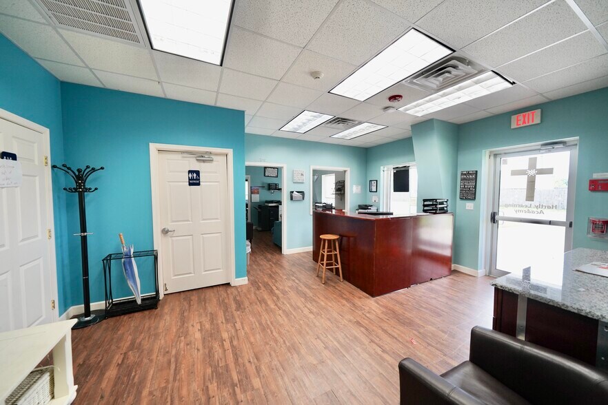 More Photos Of 21 North St, Hartly General Retail For Sale