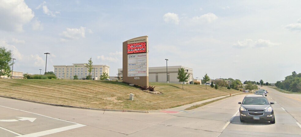 More Photos Of 4201 Elmore Ave, Davenport Unknown For Lease