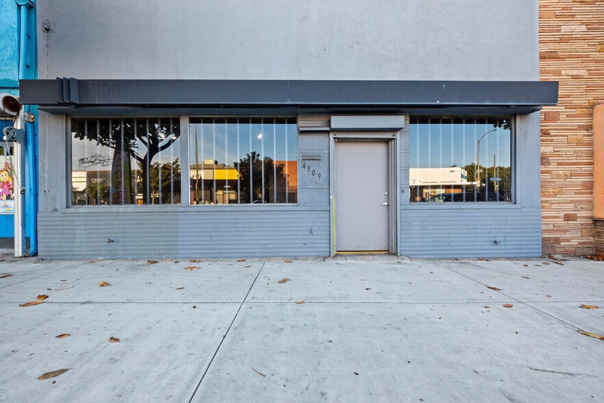 Primary Photo Of 4309 Crenshaw Blvd, Los Angeles Mixed Retail For Lease