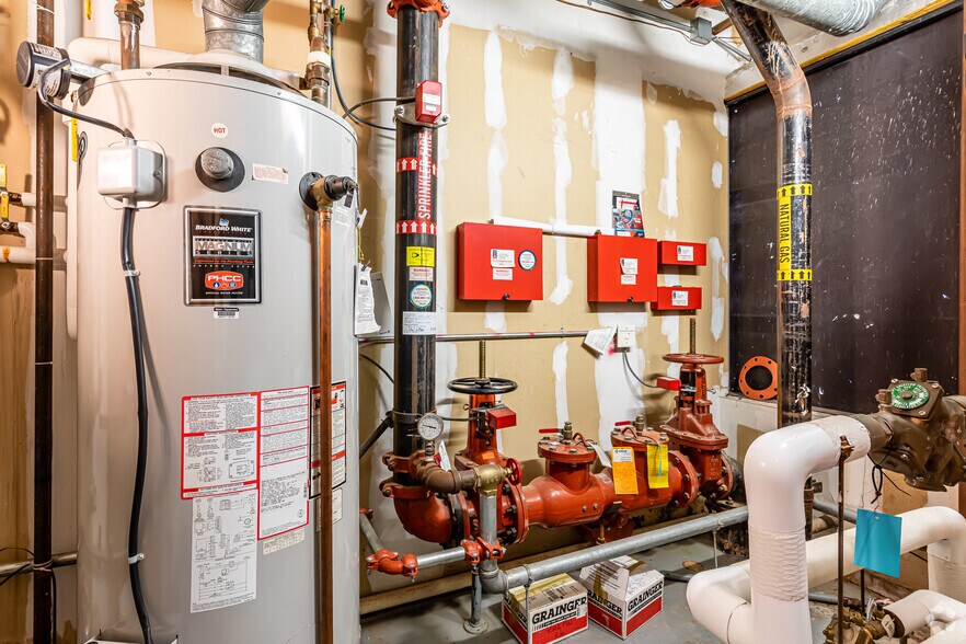 More Photos Of 200 Great Pond Dr, Windsor Office For Lease