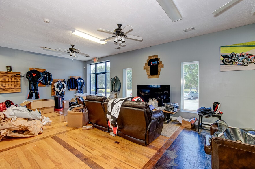 More Photos Of 3002 River Watch Ln, Augusta Flex For Sale