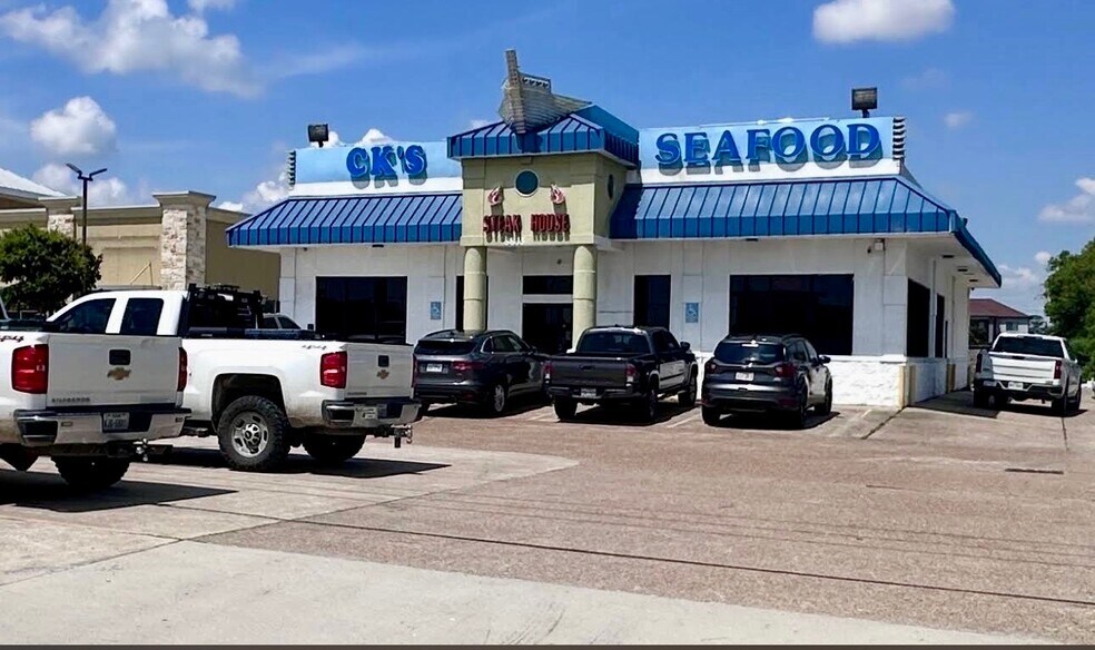 Primary Photo Of 8835 N Highway 146, Baytown Restaurant For Sale