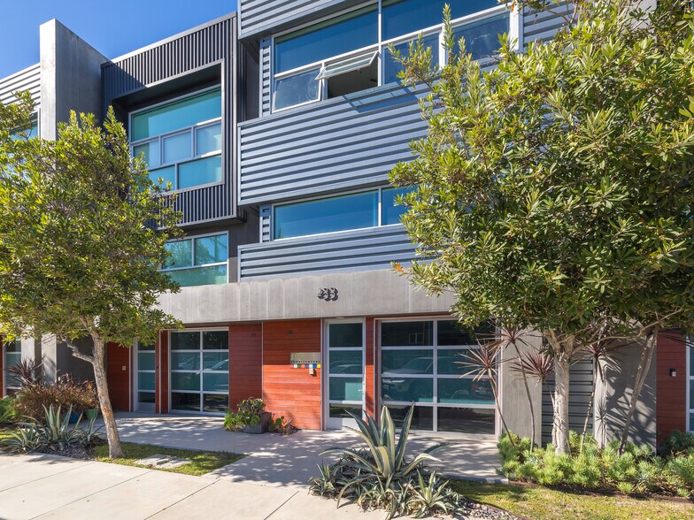 More Photos Of 215-237 California St, El Segundo Loft Creative Space For Lease