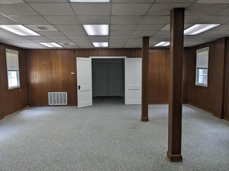 More Photos Of 5474 Worthington Triangle, Lake Park Religious Facility For Sale