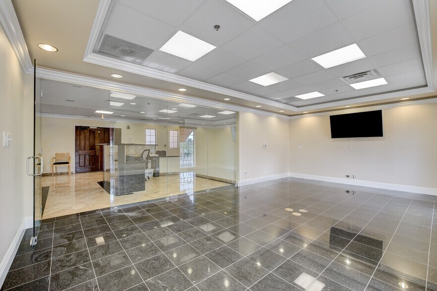 More Photos Of 3470 E Russell Rd, Las Vegas Office For Sale