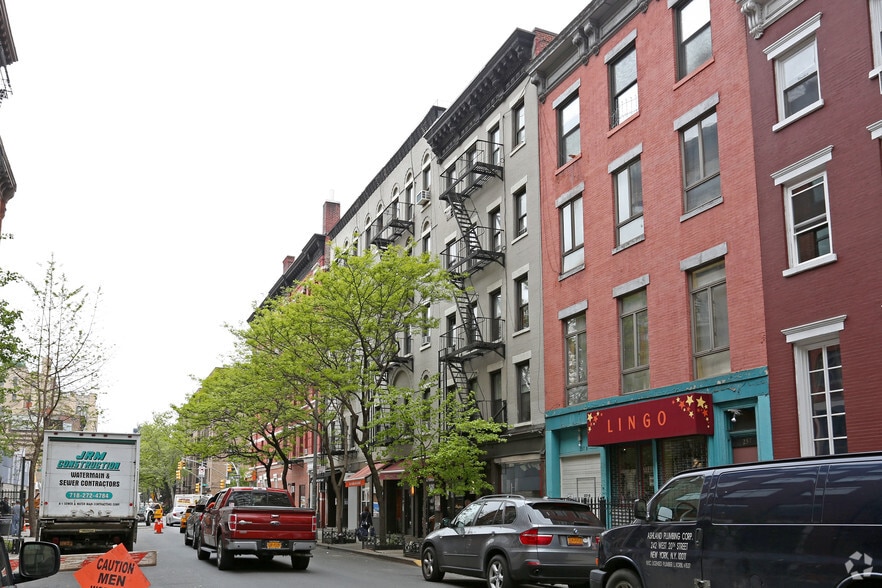 More Photos Of 259 W 19th St, New York Apartments For Lease