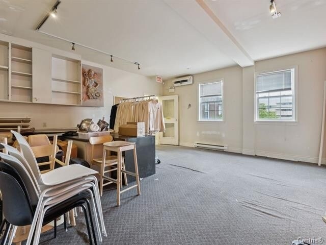 More Photos Of 69 Rue Laurier, Gatineau Restaurant For Lease