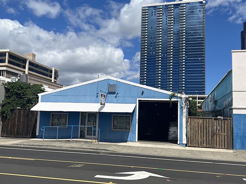 Primary Photo Of 328 Cooke St, Honolulu Warehouse For Lease