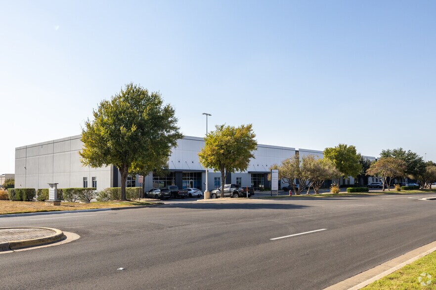 Primary Photo Of 33 Cypress Blvd, Round Rock Warehouse For Lease