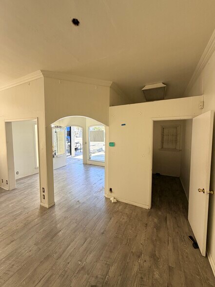 More Photos Of 1315-1317 Westwood Blvd, Los Angeles Office For Lease