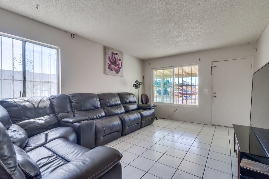 More Photos Of 201 Treewood St, San Diego Apartments For Sale