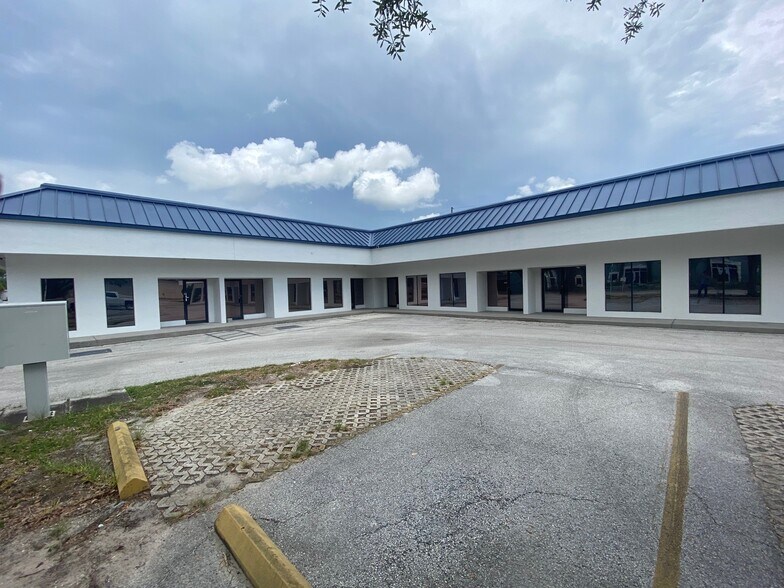More Photos Of 13080 S Belcher Rd, Largo Office For Lease