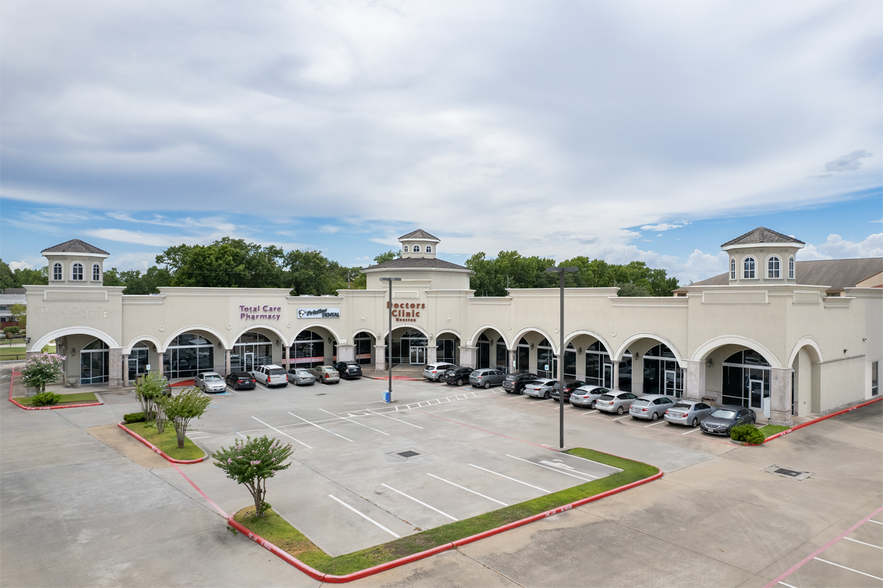 More Photos Of 14755 North Fwy, Houston Storefront For Lease
