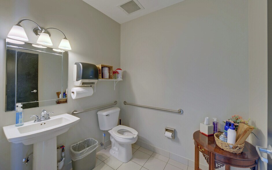 More Photos Of 4295 Brogdon Exchange, Suwanee Warehouse For Sale