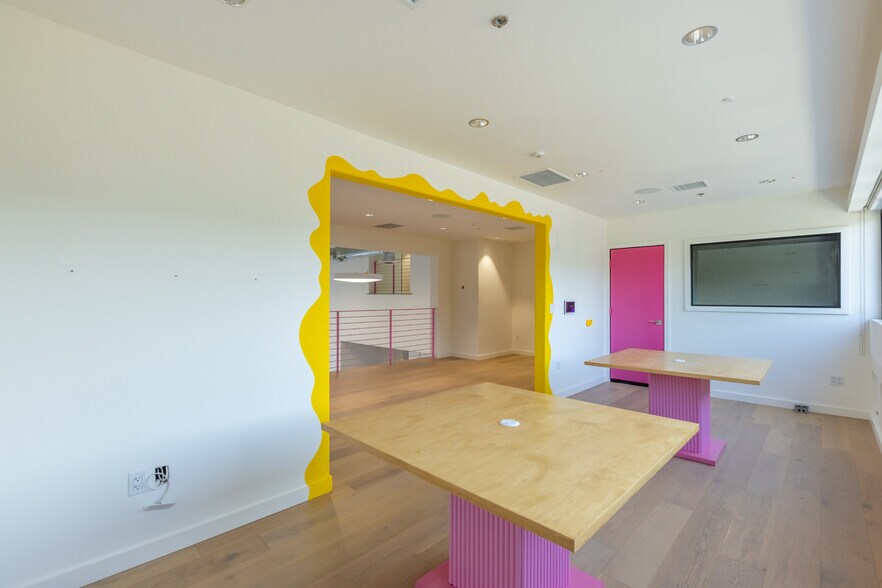 More Photos Of 3058 N Lima St, Burbank Warehouse For Sale