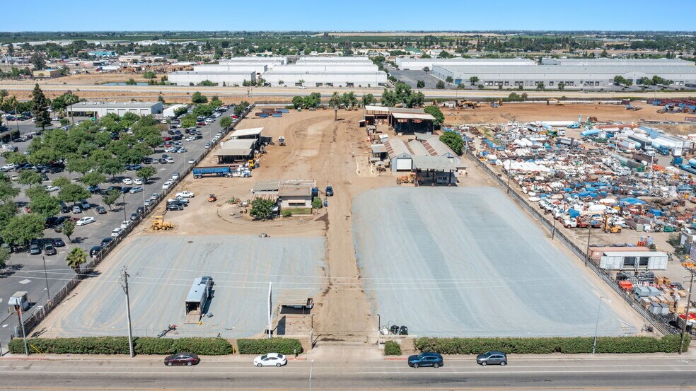 Primary Photo Of 2910 S Cherry Ave, Fresno Truck Terminal For Sale