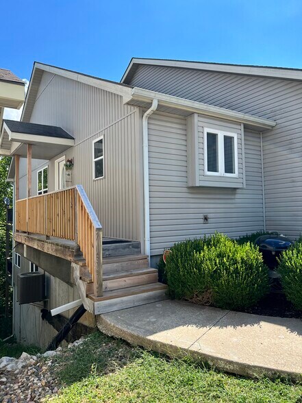 More Photos Of 3005-3033 S Shrank Cir, Independence Apartments For Sale