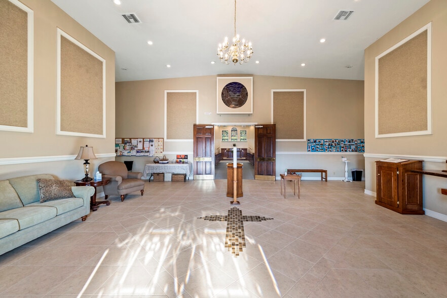 More Photos Of 5056 FL-47, Lake City Specialty For Sale