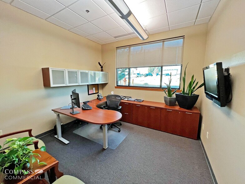 More Photos Of 2796 NW Clearwater Dr, Bend Office For Sale