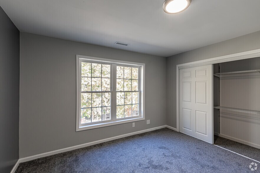 More Photos Of 31-1 Lillian Dr, Manchester Apartments For Sale