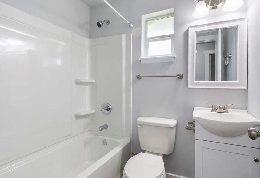 More Photos Of 6124 88th St SW, Lakewood Apartments For Lease