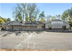 More Photos Of 821 Us-8, Saint Croix Falls Veterinarian Kennel For Sale