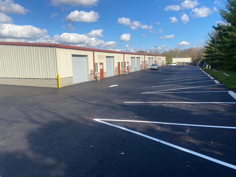 More Photos Of 151 Discovery Dr, Colmar Light Distribution For Lease