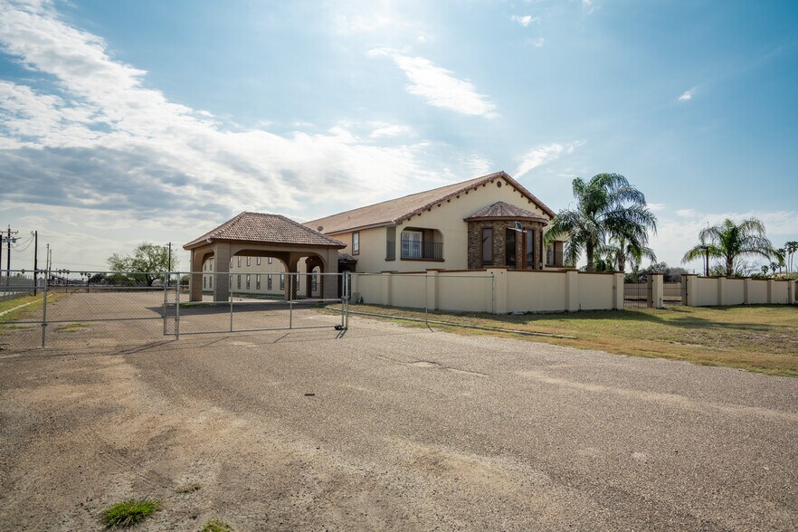 More Photos Of 2301 E Expressway 83, Donna Hotel For Sale