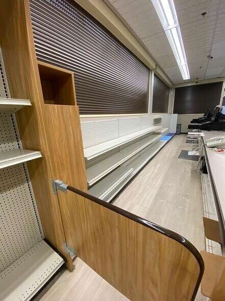 More Photos Of 145 Amherst St, Nashua Drugstore For Sale