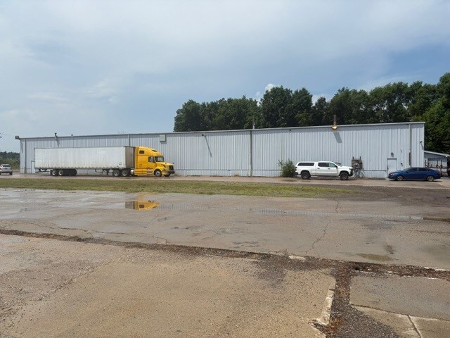 More Photos Of 1492 E Grand River Ave, Williamston Warehouse For Lease