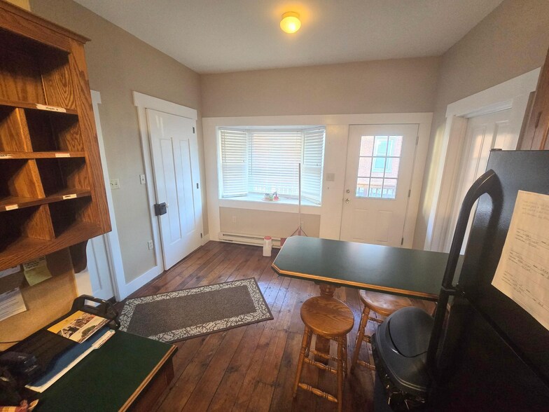 More Photos Of 108-110 S Main St, Manheim Office For Sale