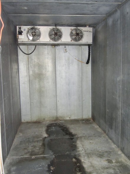 More Photos Of 1060 Madison Ave, Mankato Fast Food For Lease