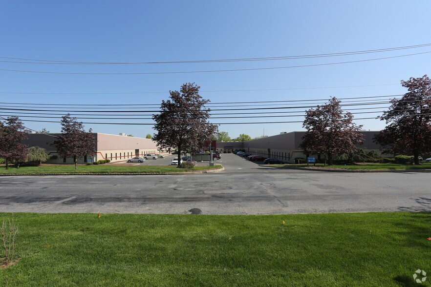 More Photos Of 185 Industrial Pkwy, Branchburg Warehouse For Lease