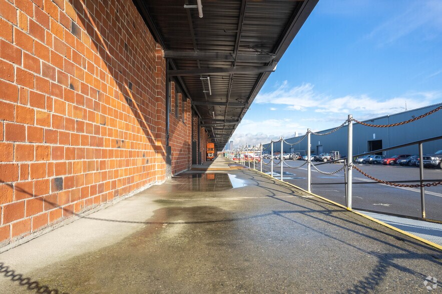 More Photos Of 4786-4790 1st Ave S, Seattle Warehouse For Lease