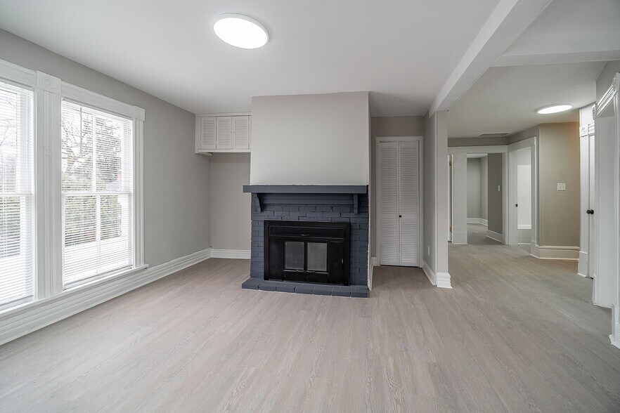 More Photos Of 16-20 W Park St, Westerville Apartments For Sale