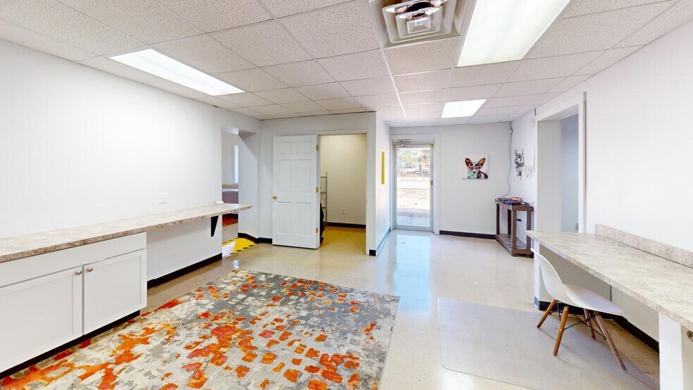 More Photos Of 7947 Southeastern Ave, Indianapolis Loft Creative Space For Sale