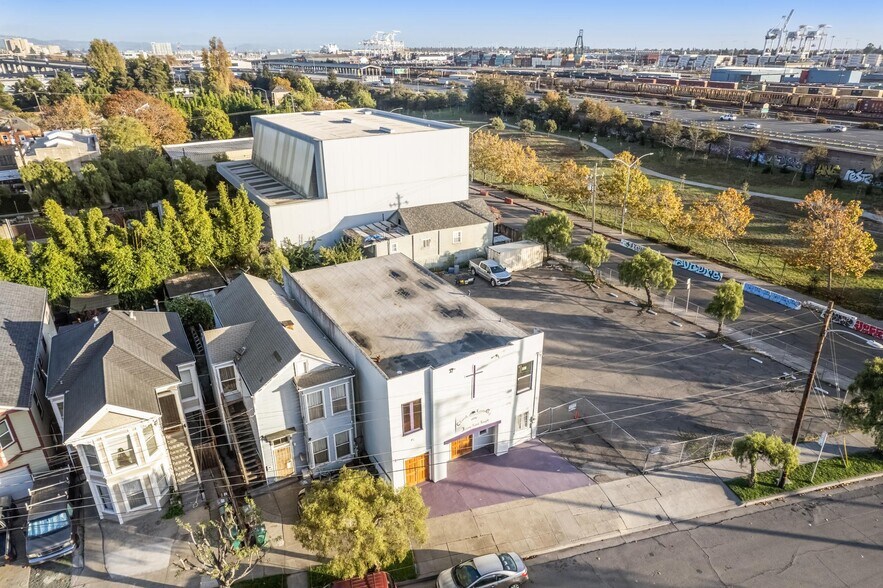 More Photos Of 310 Peralta St, Oakland Religious Facility For Sale