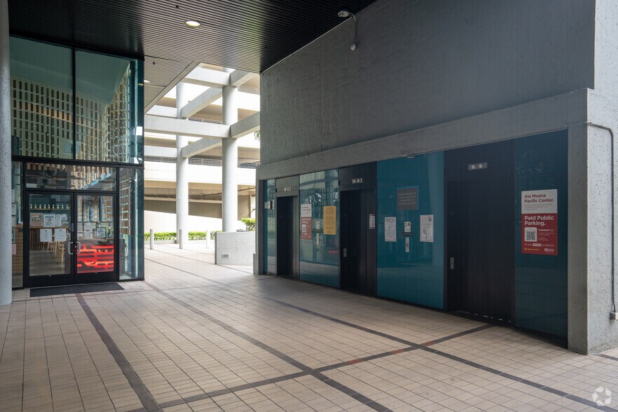 More Photos Of 1585 Kapiolani Blvd, Honolulu Office For Lease