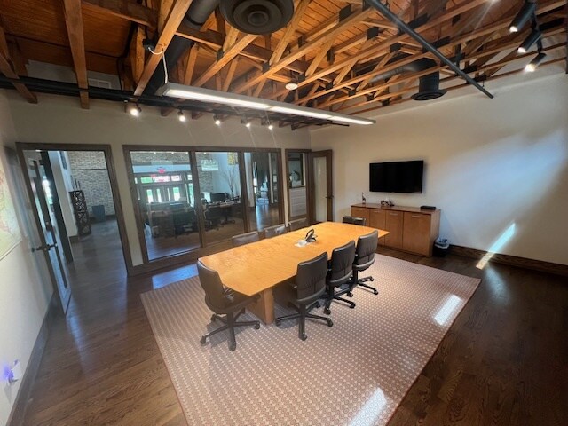 More Photos Of 220 N River St, East Dundee Freestanding For Sale