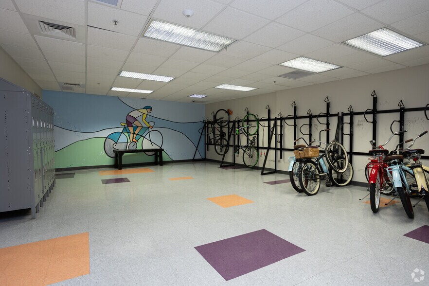 More Photos Of 100 N Stone Ave, Tucson Office Residential For Lease