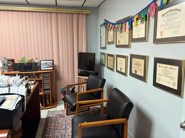 More Photos Of 523 W Wheatland Rd, Duncanville Medical For Sale