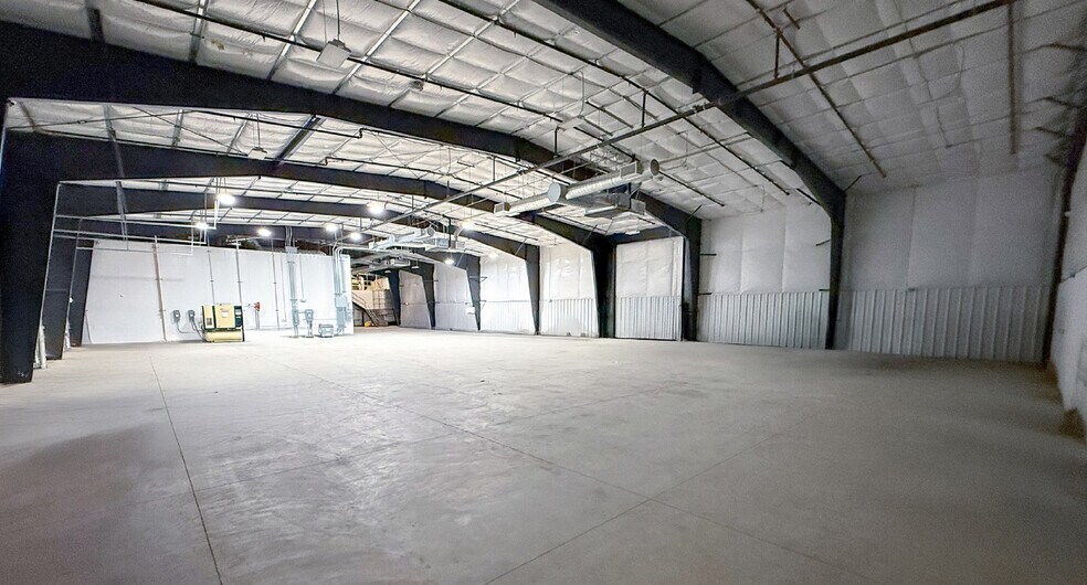 More Photos Of 1450 Enterprise Dr, Lemoore Warehouse For Sale
