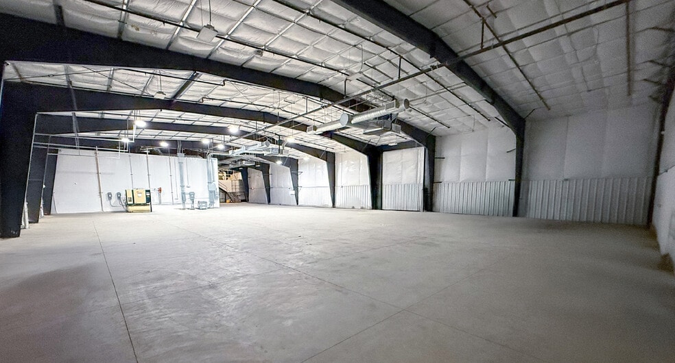 More Photos Of 1450 Enterprise Dr, Lemoore Warehouse For Sale