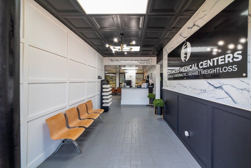 More Photos Of 926 Ross Clark Cir, Dothan Office For Lease