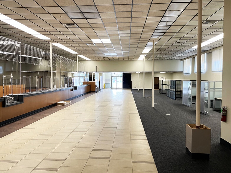 More Photos Of 6705 Fair Oaks Blvd, Carmichael Bank For Sale