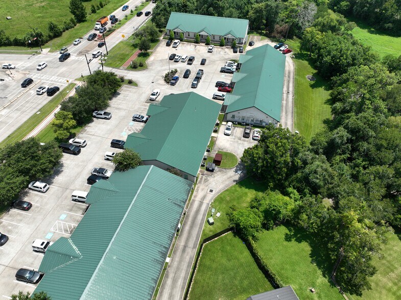 More Photos Of 1110 S Friendswood Dr, Friendswood Unknown For Lease