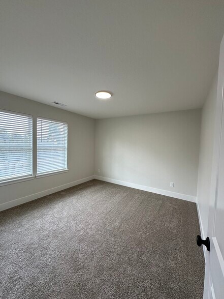 More Photos Of , Kelso Multifamily For Sale
