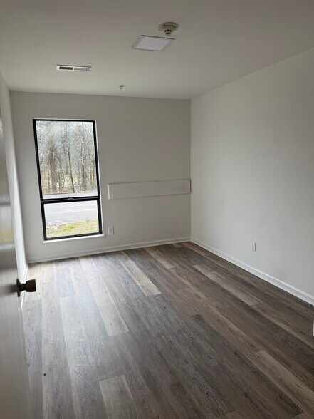 More Photos Of 1428 Rock Springs Rd, Columbia Freestanding For Lease