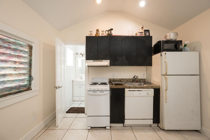 More Photos Of 1213 Eliza St, Key West Multifamily For Sale